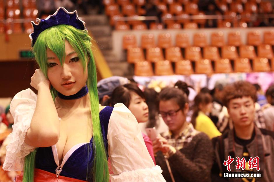 323գʮйʶڰڰʡľСϲCOSPLAYƼڴ,ǧ˰̬緢  